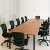 Mesa De Reuniones Para 10 Personas De Madera Klass Al Borde