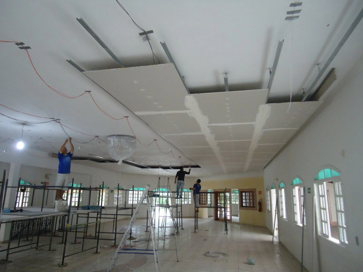 Obra de Remodelaciones de oficina H